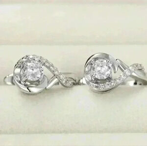 Silver earring with Zirconia Stones